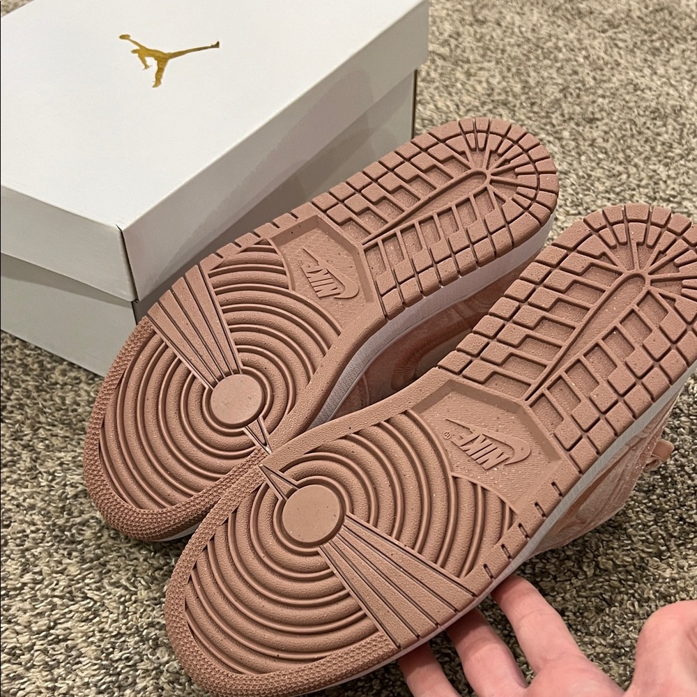 Women’s Nike Air Jordan Low SE Rose Sneakers - Picture 5 of 7